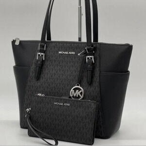 Michael Kors Charlotte Bag & Double Zip
Wallet Black